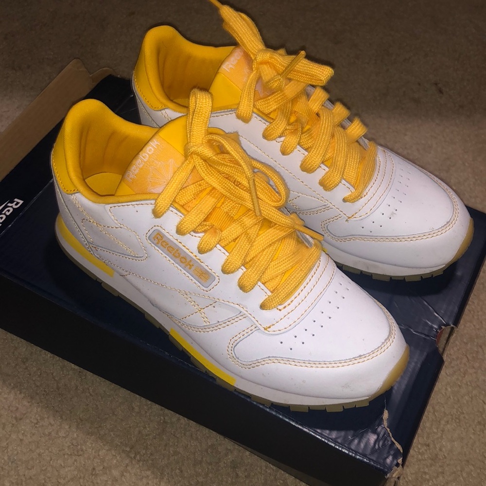 Reebok Sneakers